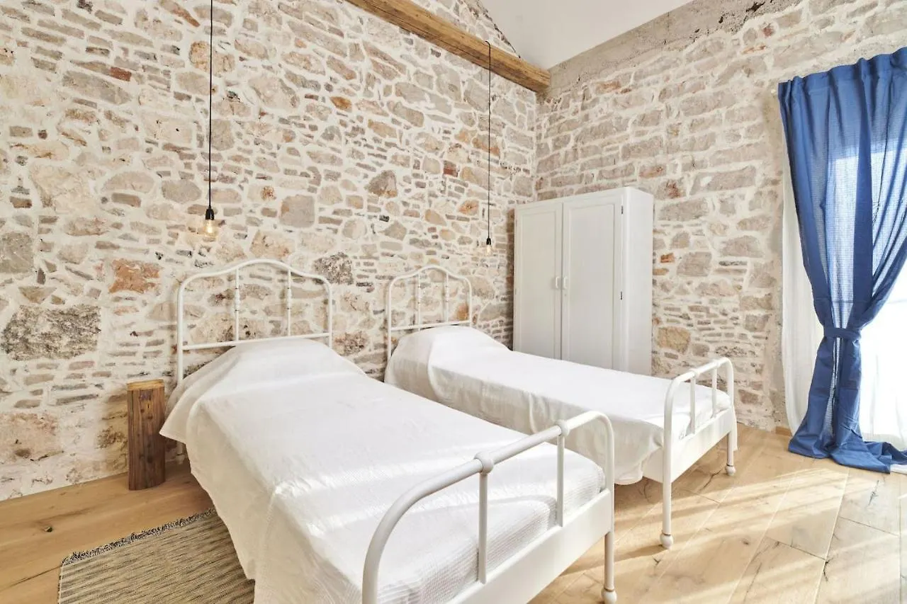 Villa Mediterranea With Pool And Grill In Umag