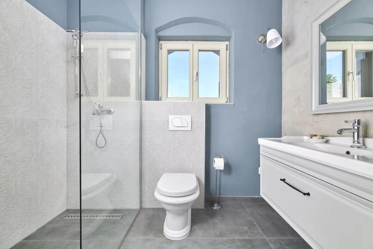 Villa Mediterranea With Pool And Grill In Umag