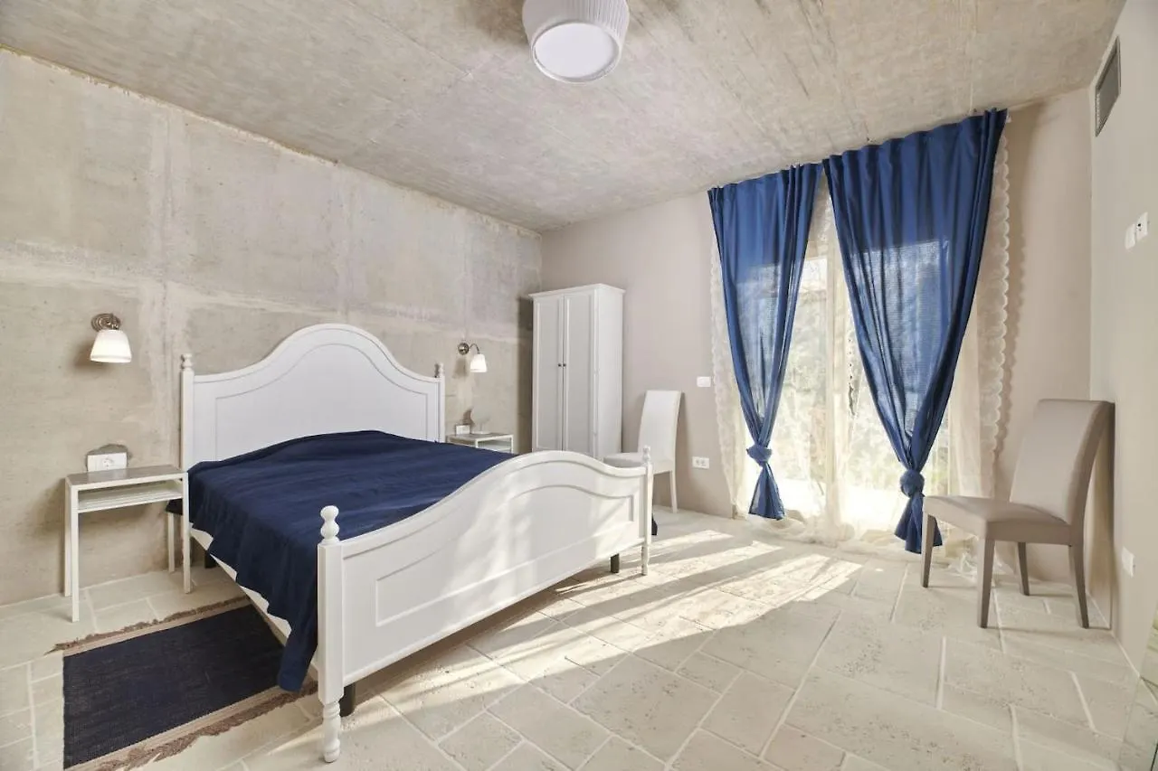 Villa Mediterranea With Pool And Grill In Umag